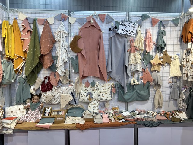 The display table — colour cards and folded ranges