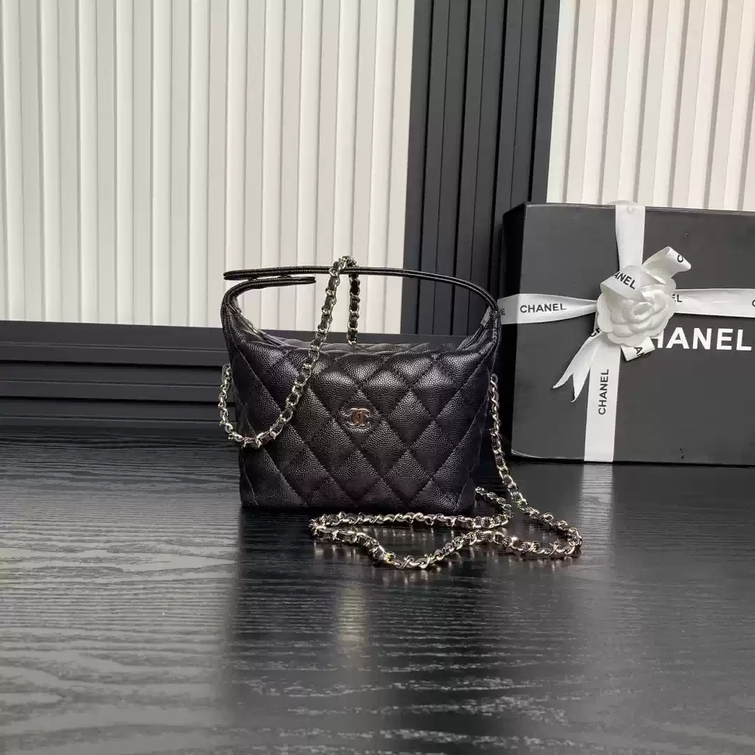 Chanel 25C AP4386 Hobo Bag Grained Calfskin Black