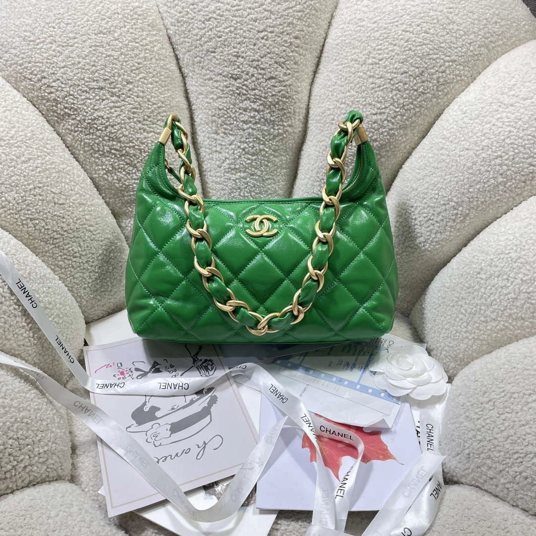 Chanel AS4912 Meduim Hobo Bag Shiny Lambskin Green