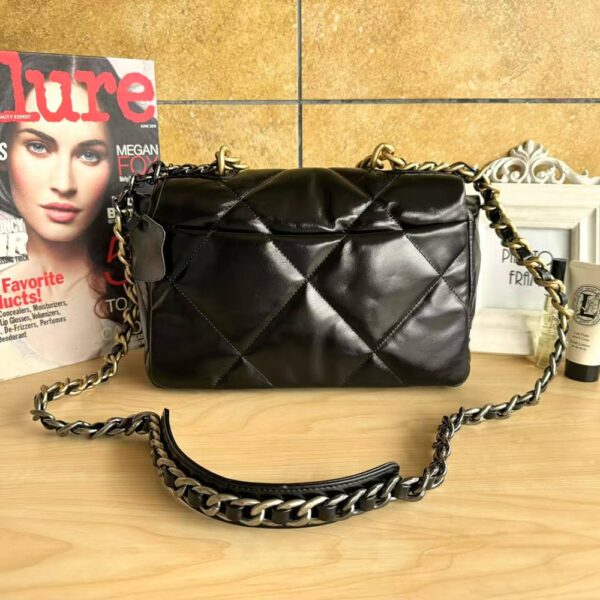 Luxury Women 19 Shiny Crinkle Calfskin Flap Bag G1160 Black