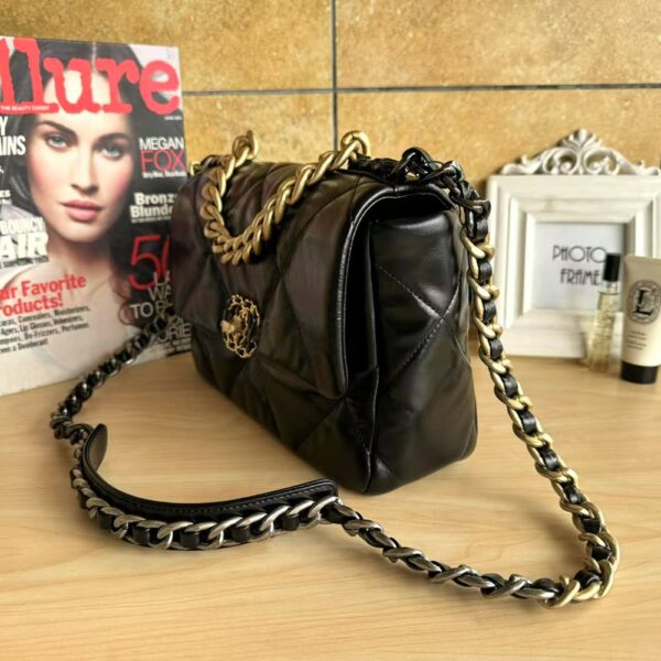 Luxury Women 19 Shiny Crinkle Calfskin Flap Bag G1160 Black