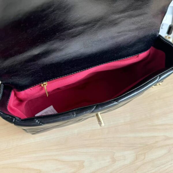 Luxury Women 19 Shiny Crinkle Calfskin Flap Bag G1160 Black