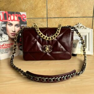 Luxury Women 19 Shiny Crinkle Calfskin Flap Bag G1160