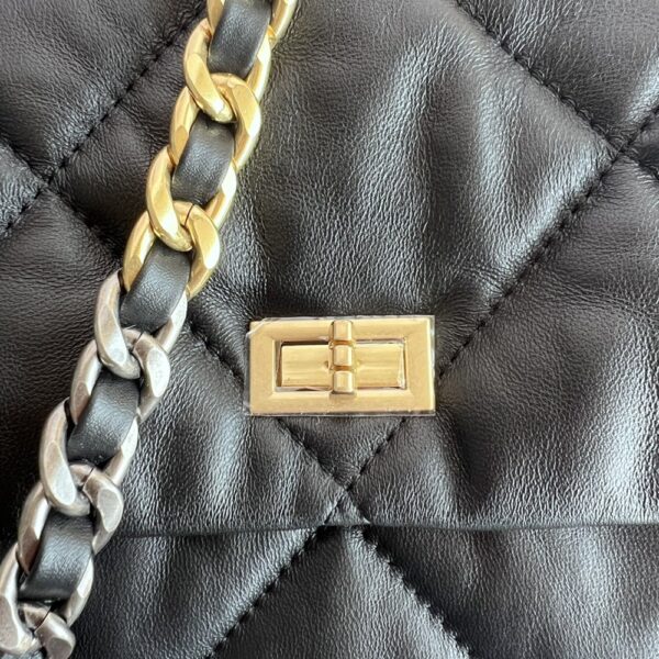Luxury Women Shiny Lambskin Flap Bag G1160 Black