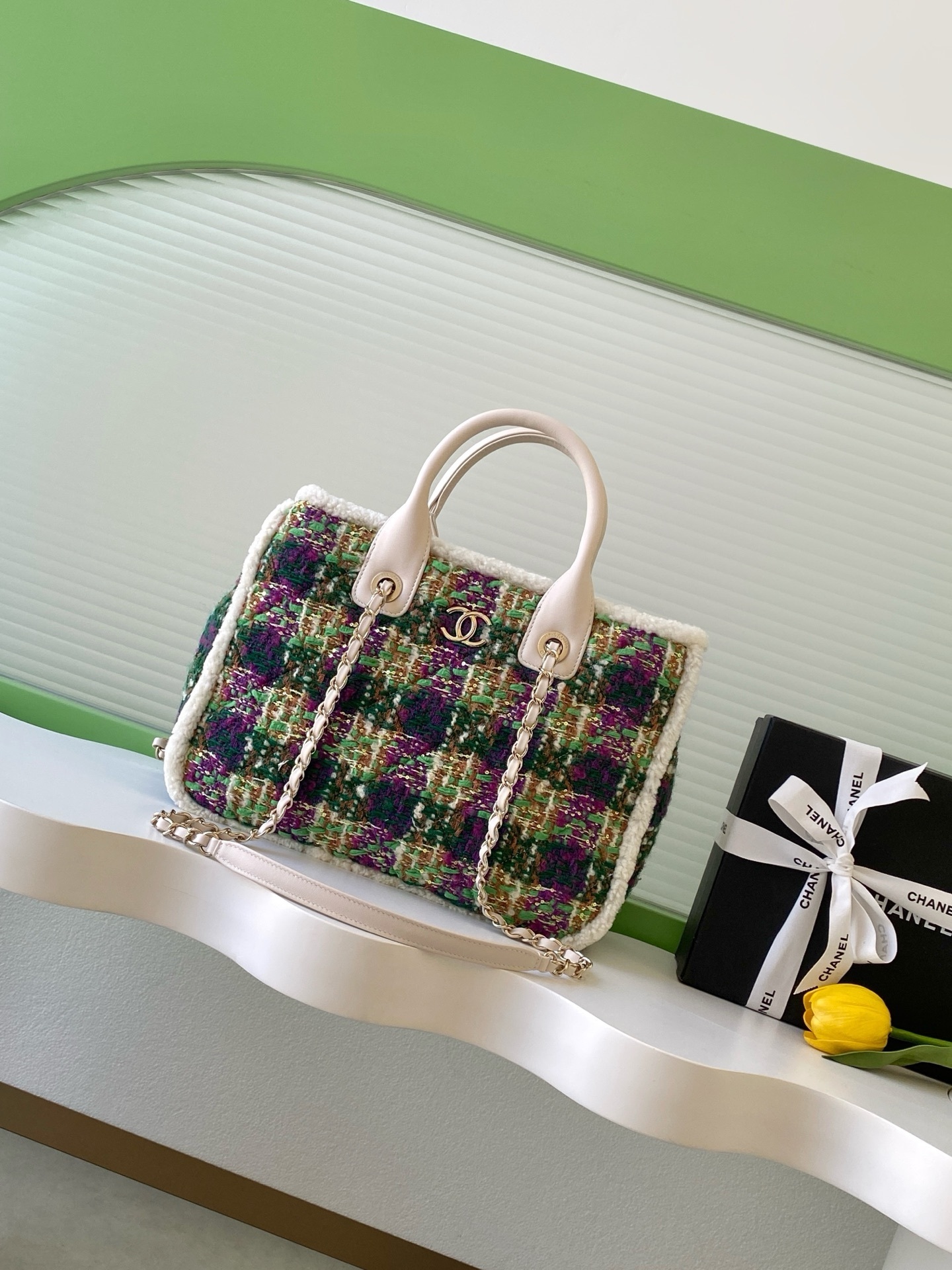 Chanel AS5688 02 | Chanel Luxury Handbag Spotlight