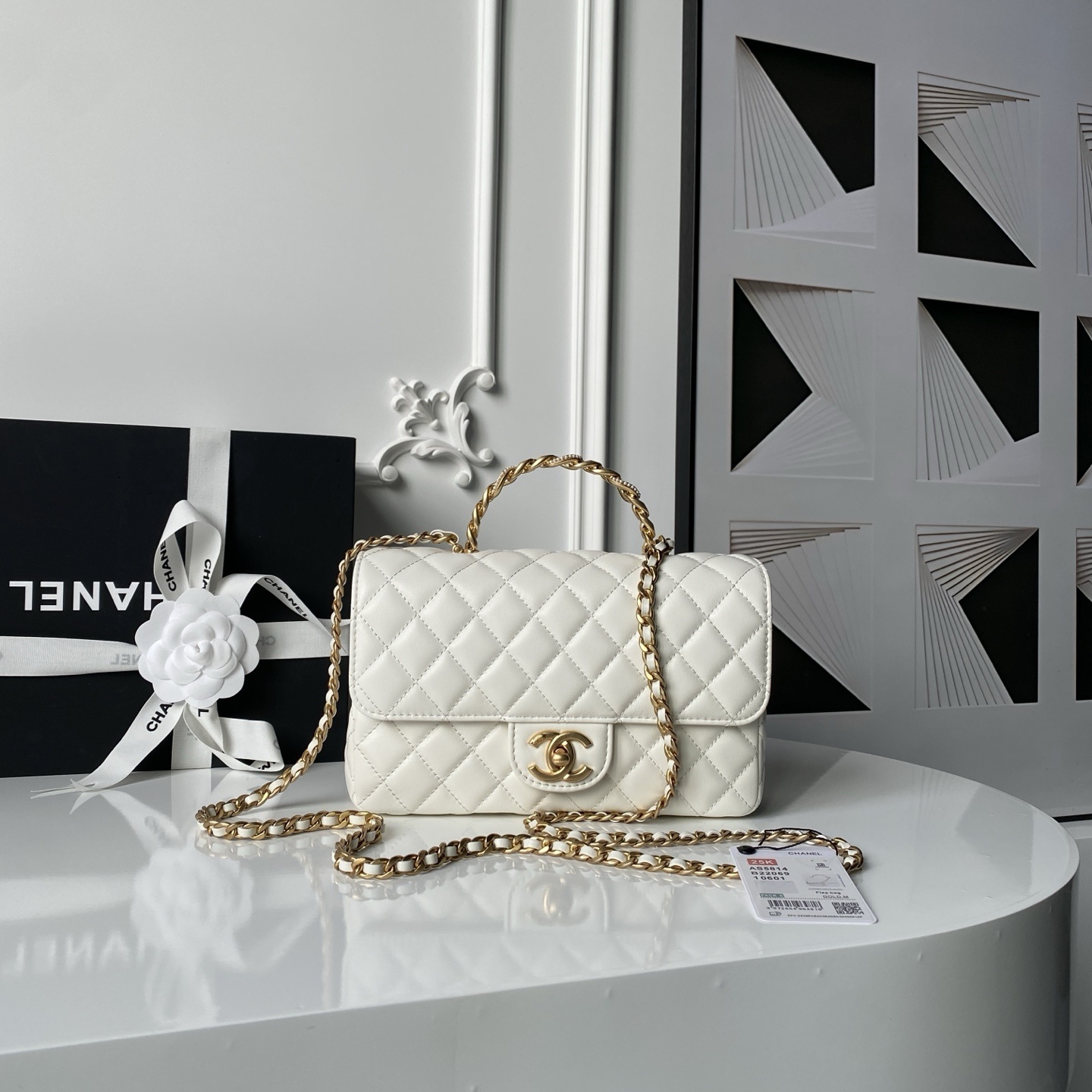 Chanel AS5814 01 | Chanel Luxury Handbag Spotlight