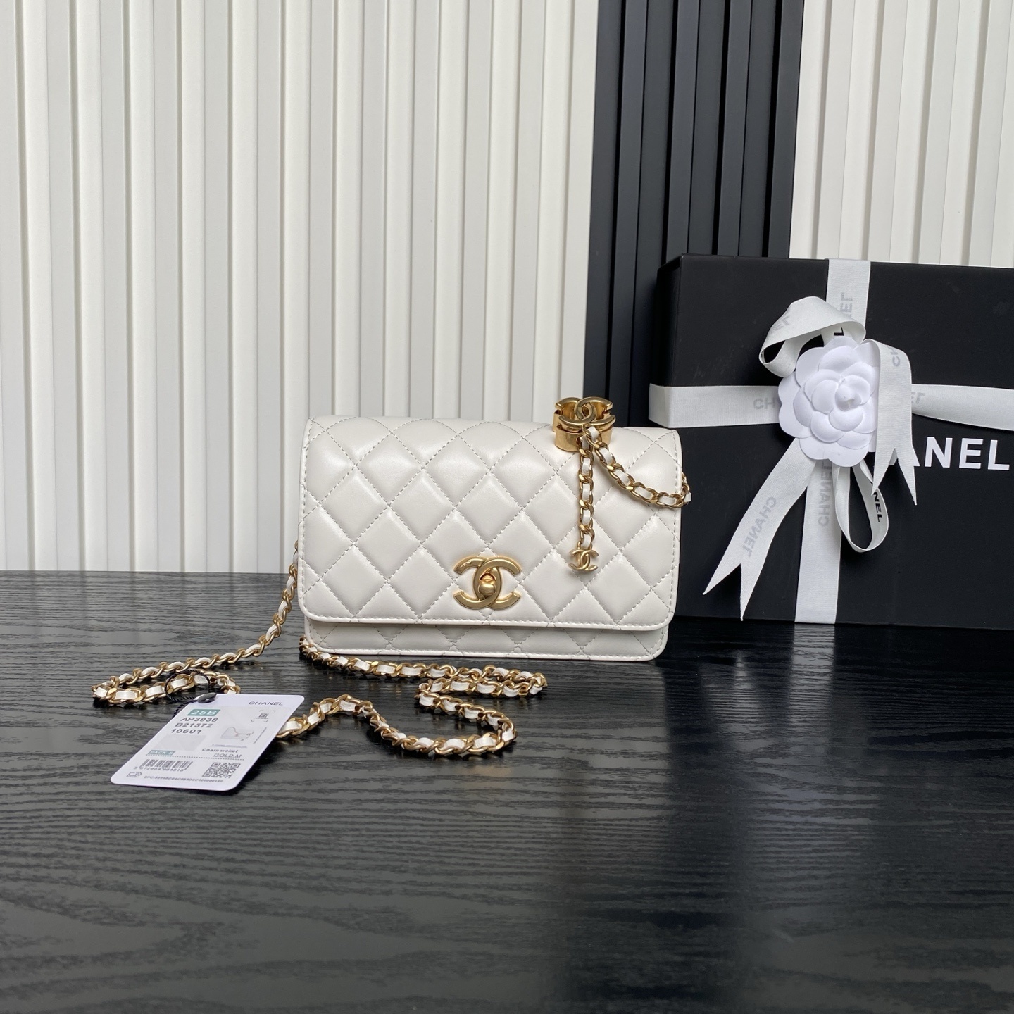 Chanel Ap3938 02 | Chanel Luxury Handbag Spotlight