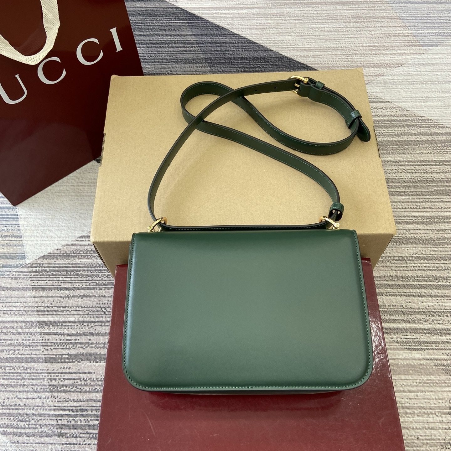 Gucci 846705_2 | Gucci Luxury Handbag Spotlight