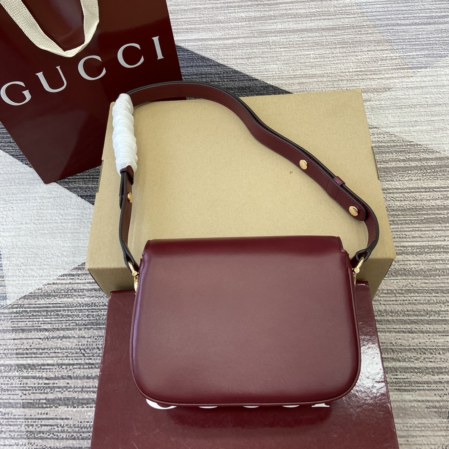 Gucci 847064 – Gucci Designer Bag Review & Style Guide