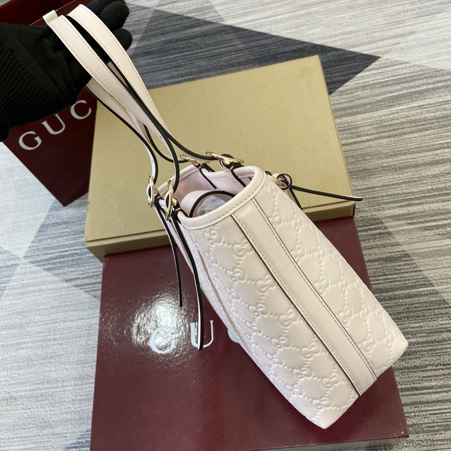 Gucci 847456 – Gucci Designer Bag Review & Style Guide