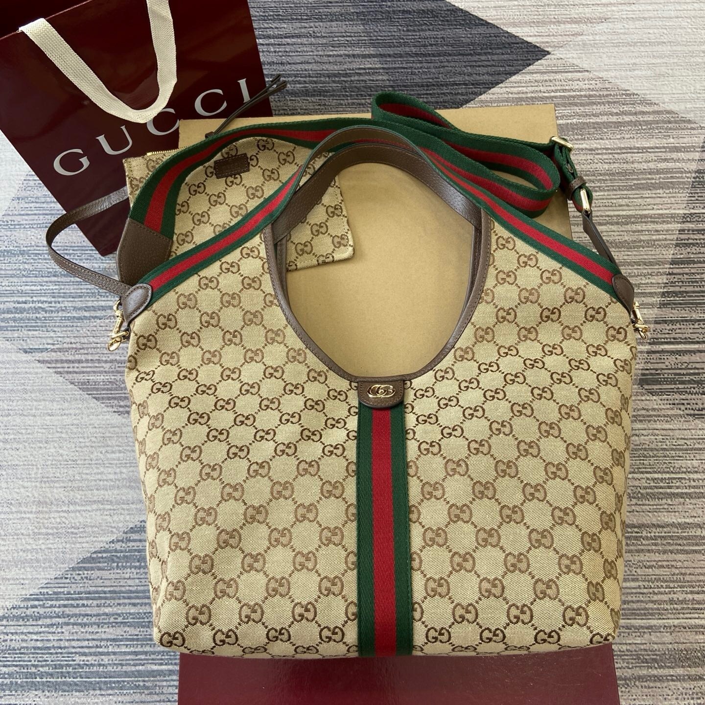 Gucci 853972 – Gucci Designer Bag Review & Style Guide