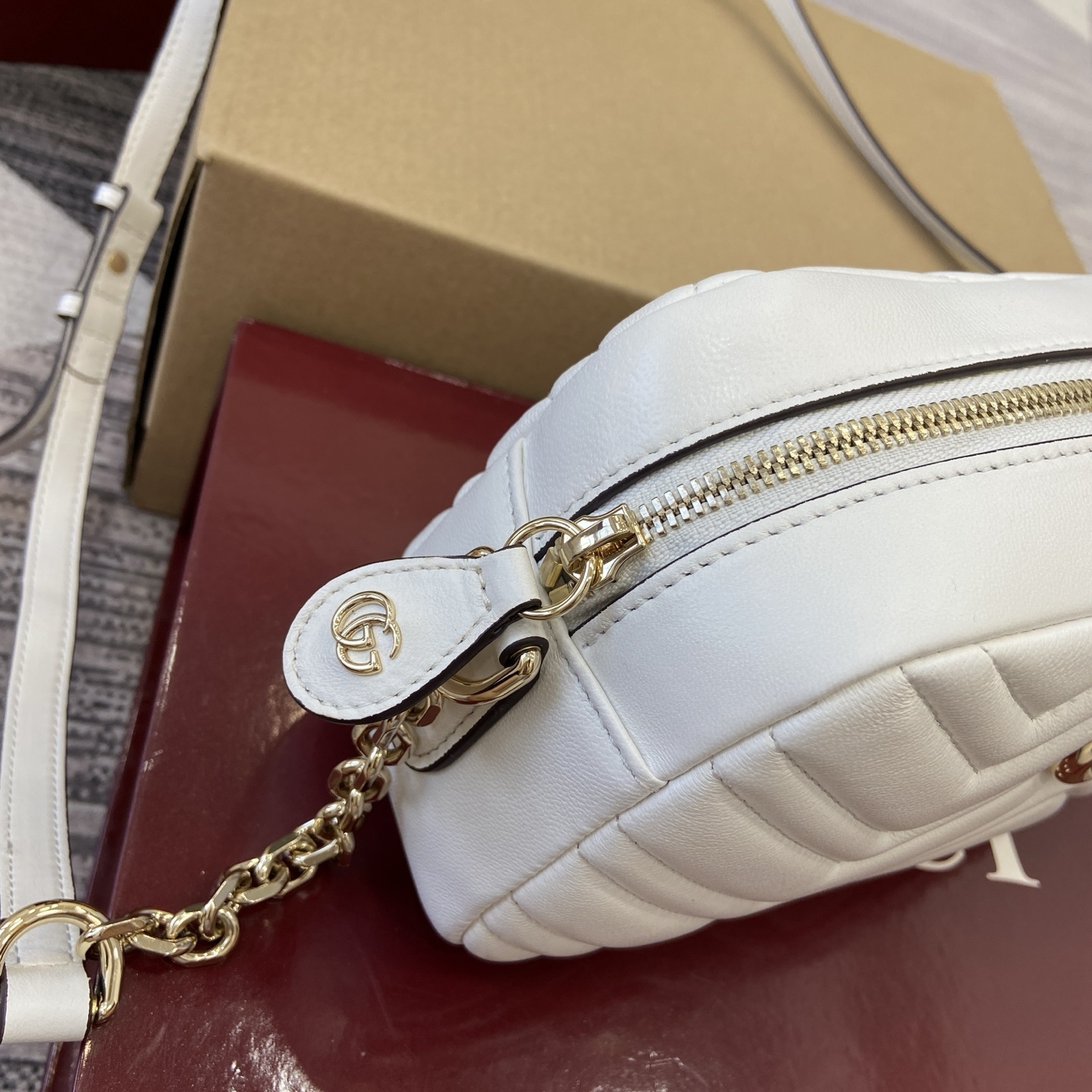 Gucci 855273_2 | Gucci Luxury Handbag Spotlight