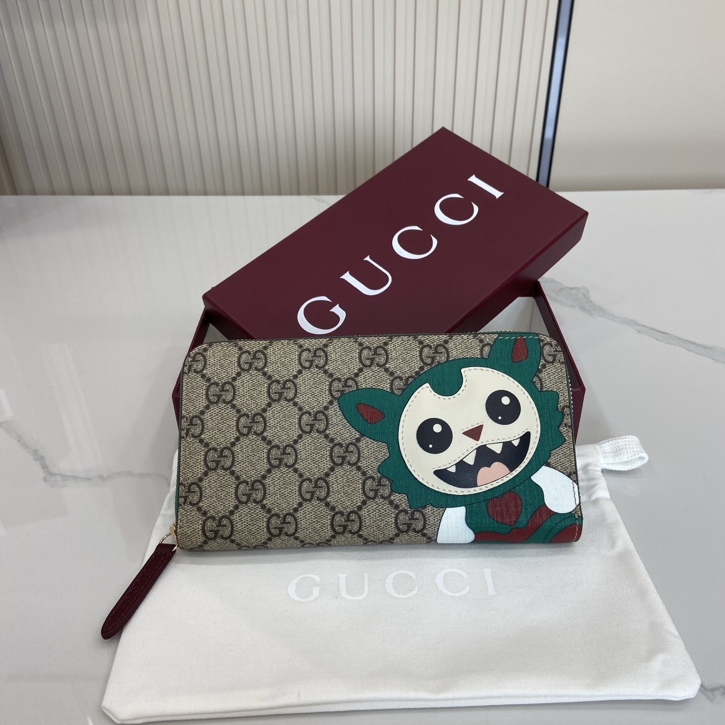 Gucci 855377 | Gucci Luxury Handbag Spotlight