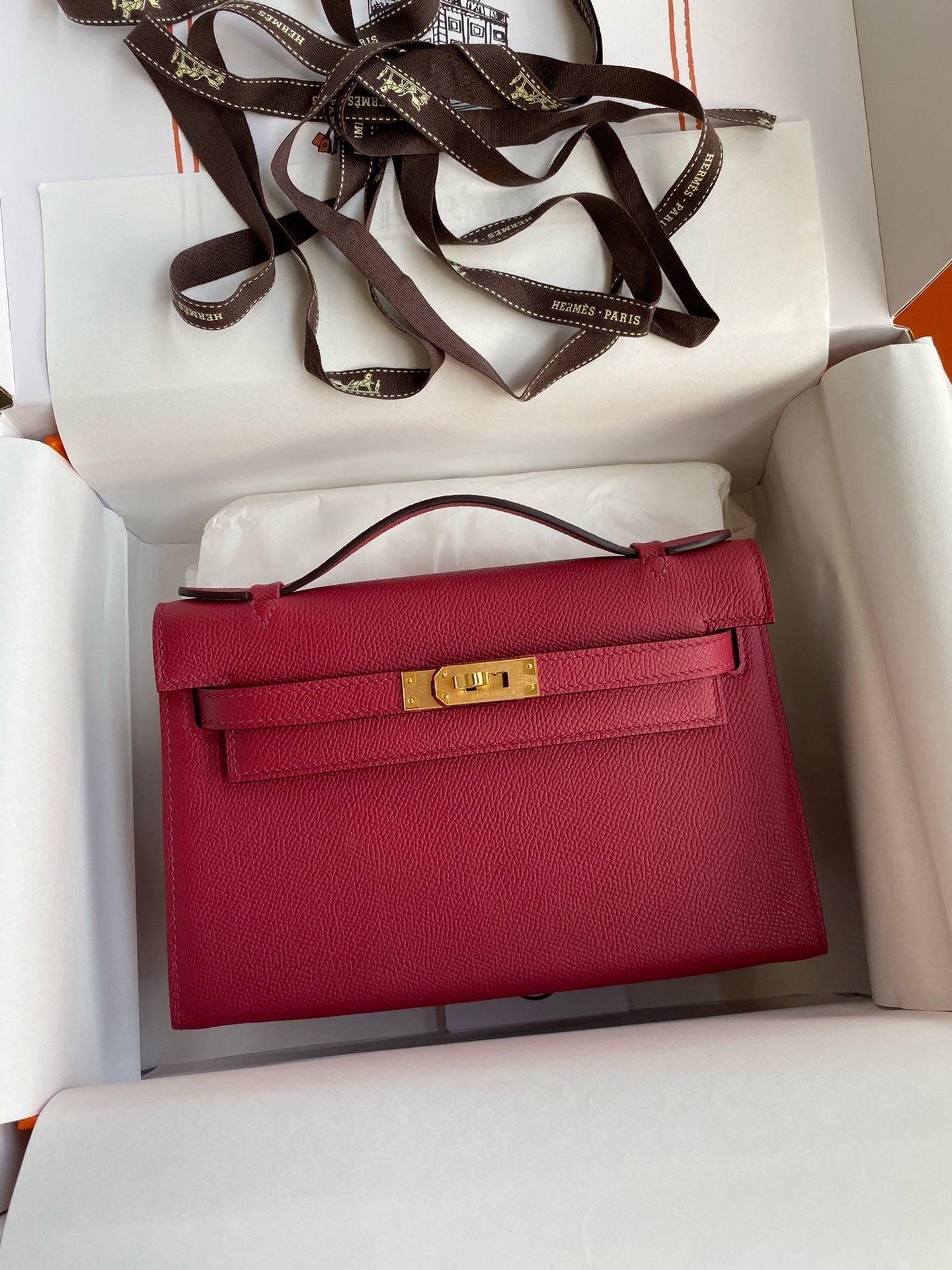 Hermes Mini Kelly Pochette Bag 22cm Epsom Leather 23 | Hermès Luxury Handbag Spotlight