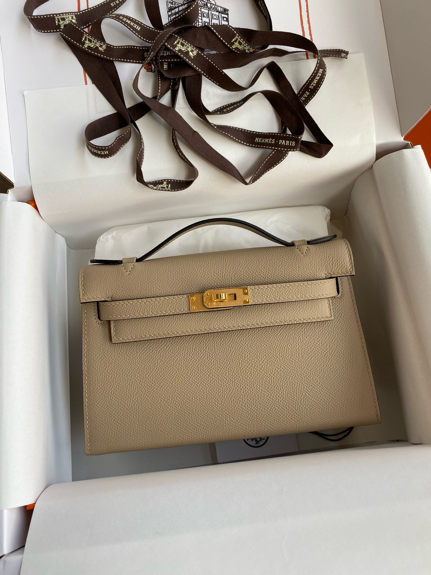 Hermes Mini Kelly Pochette Bag 22cm Epsom Leather 28 | Hermès Kelly Luxury Handbag Spotlight