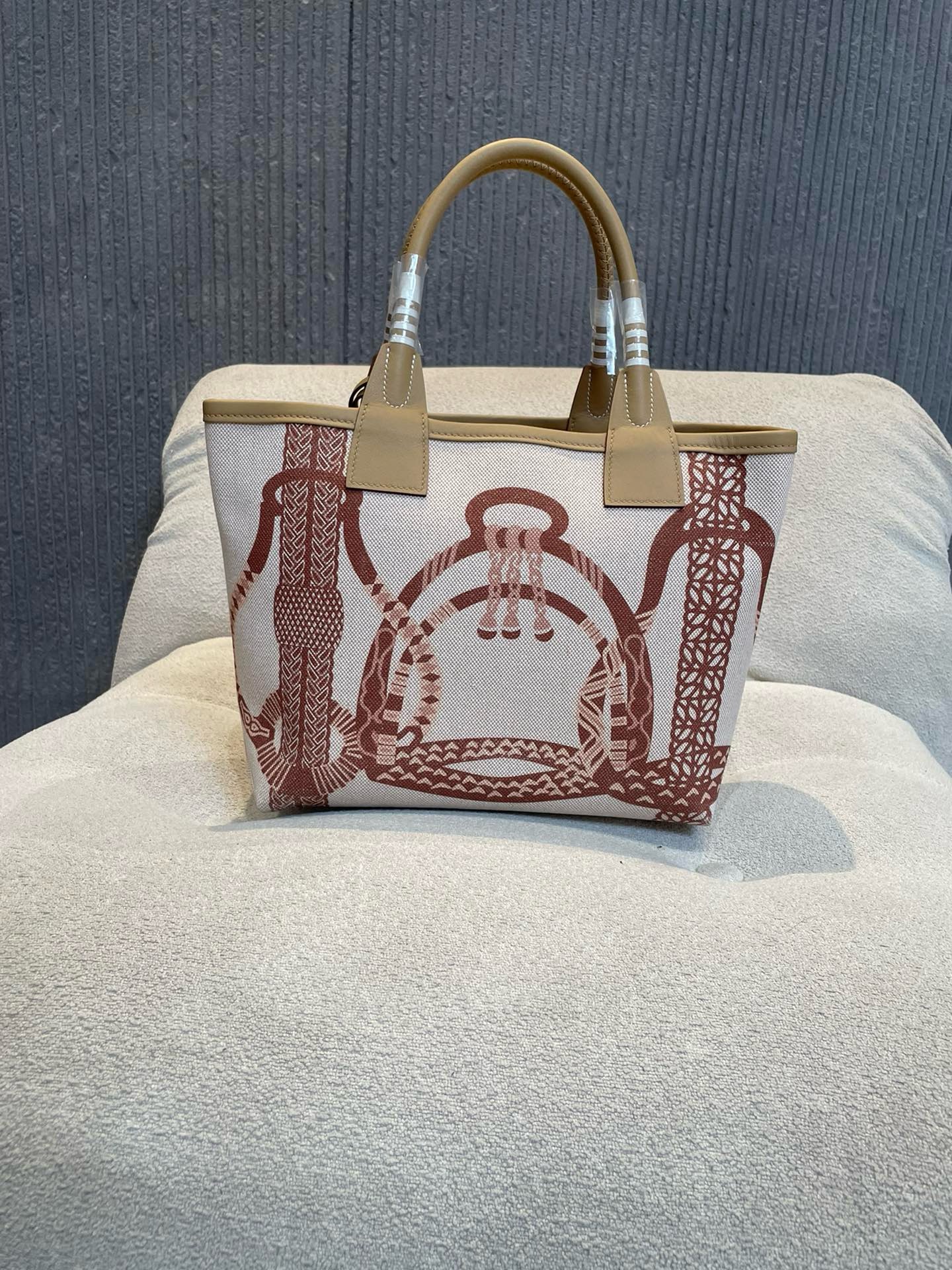 Hermes Steeple 25 Bags 03 – Hermès Designer Bag Review & Style Guide