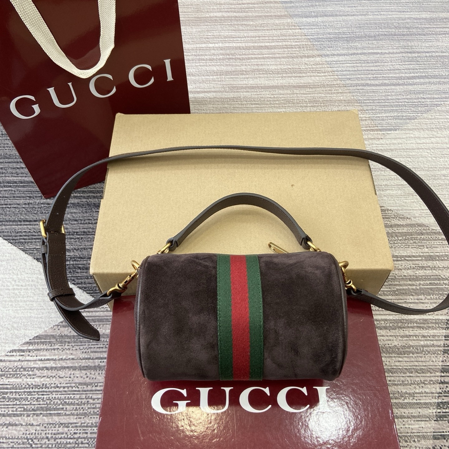 Inside the Gucci 846869_2: Why This Gucci Bag Is Worth It