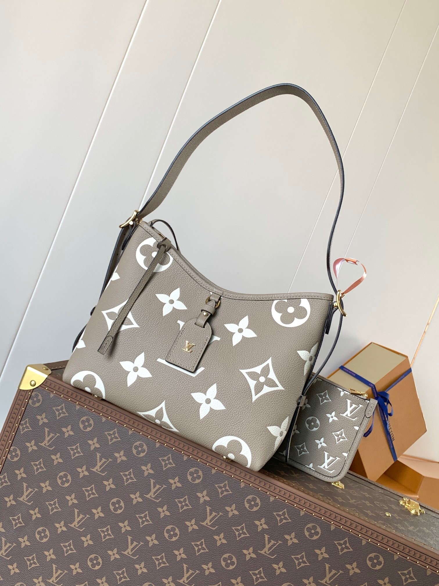 LV 15 | Louis Vuitton Luxury Handbag Spotlight