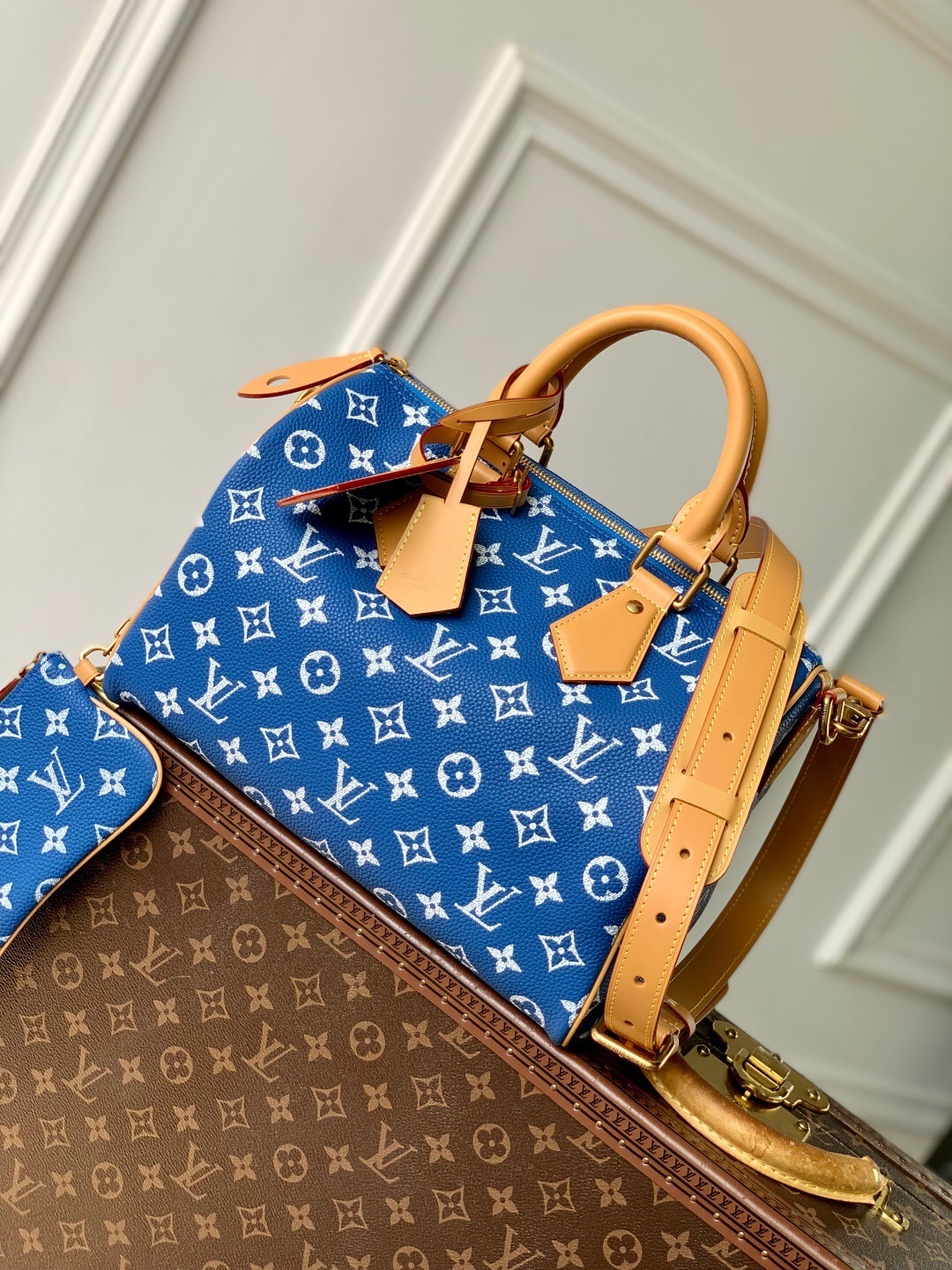 LV M13904蓝 | Louis Vuitton Luxury Handbag Spotlight