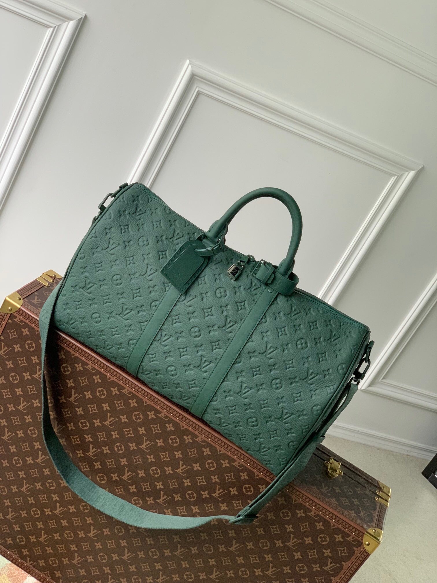 LV M24440墨绿色 | Louis Vuitton Luxury Handbag Spotlight
