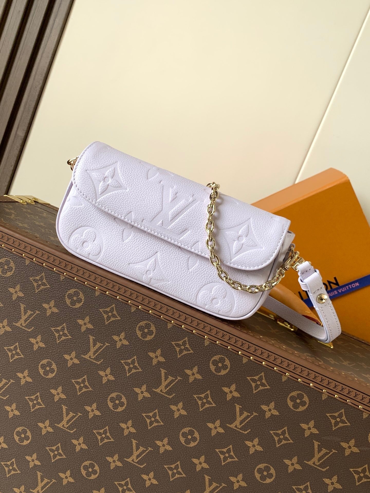 LV M25714 – Louis Vuitton Designer Bag Review & Style Guide