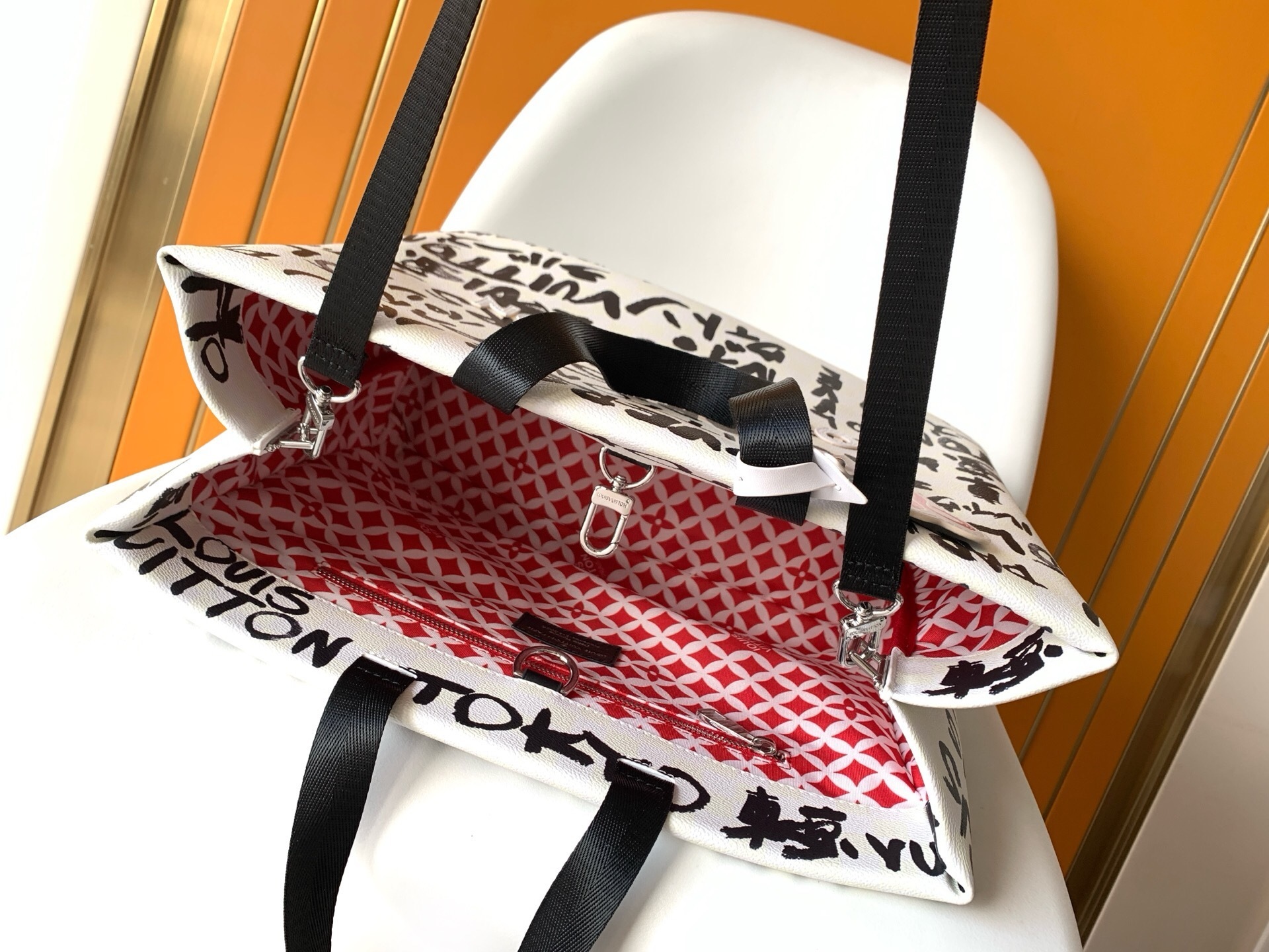 LV M40797 – Everything You Need to Know About This Louis Vuitton Bag