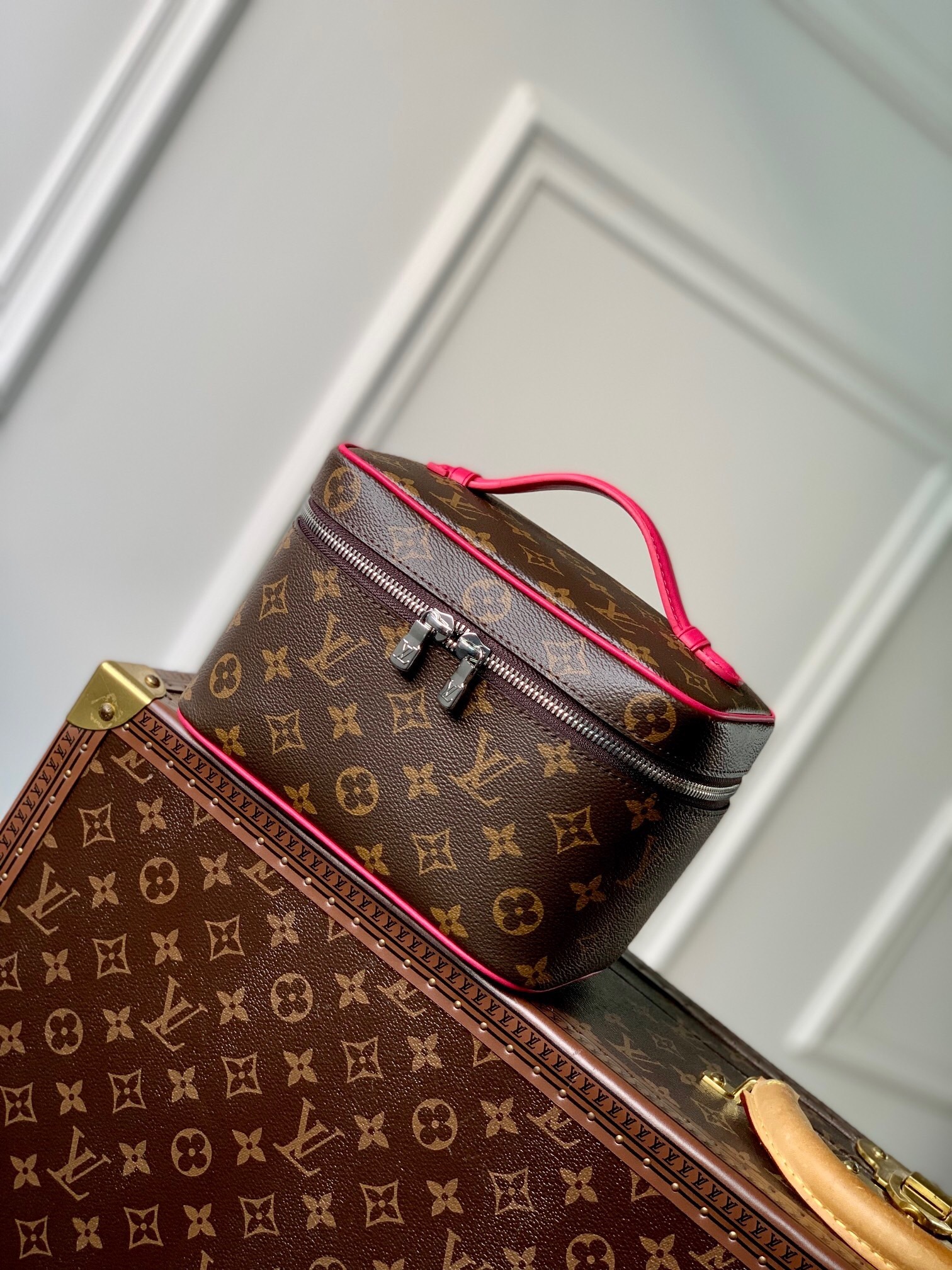 LV M44495玫红 | Louis Vuitton Luxury Handbag Spotlight
