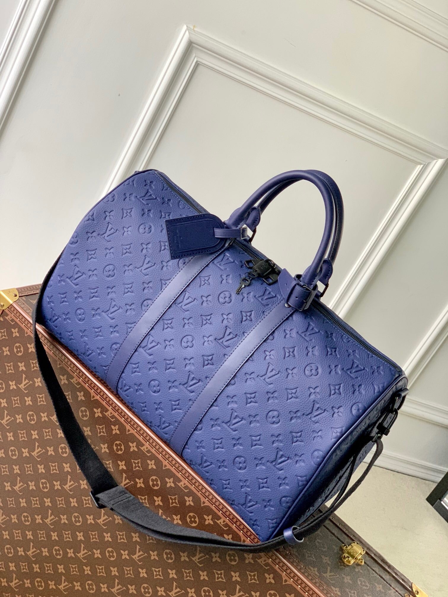 LV M44810 02 – Everything You Need to Know About This Louis Vuitton Bag