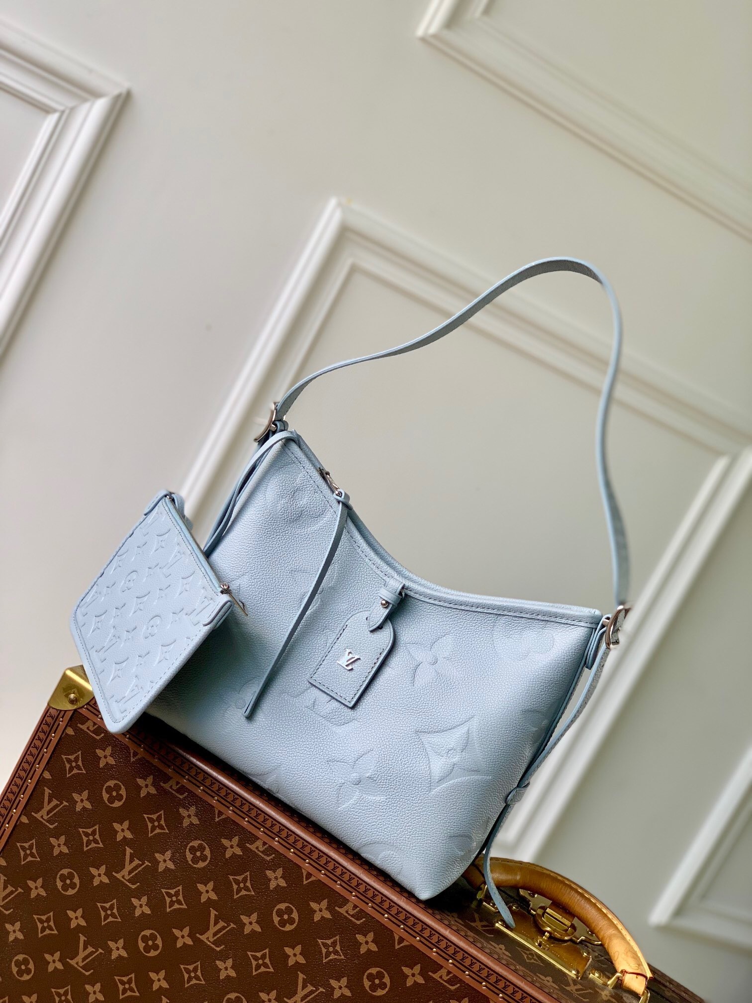 LV M46288 03 – Louis Vuitton Designer Bag Review & Style Guide