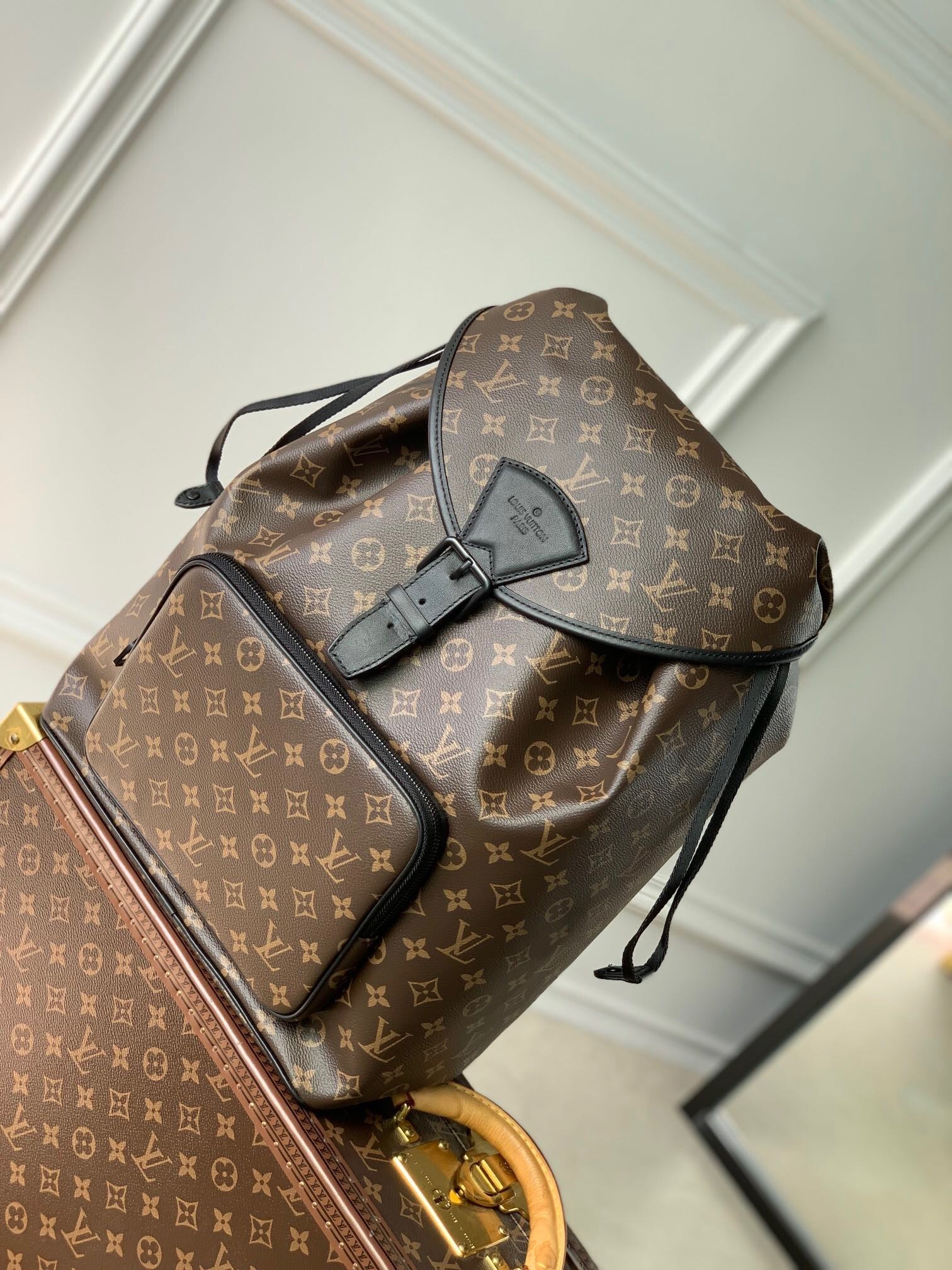 LV M46683 02 – Everything You Need to Know About This Louis Vuitton Bag