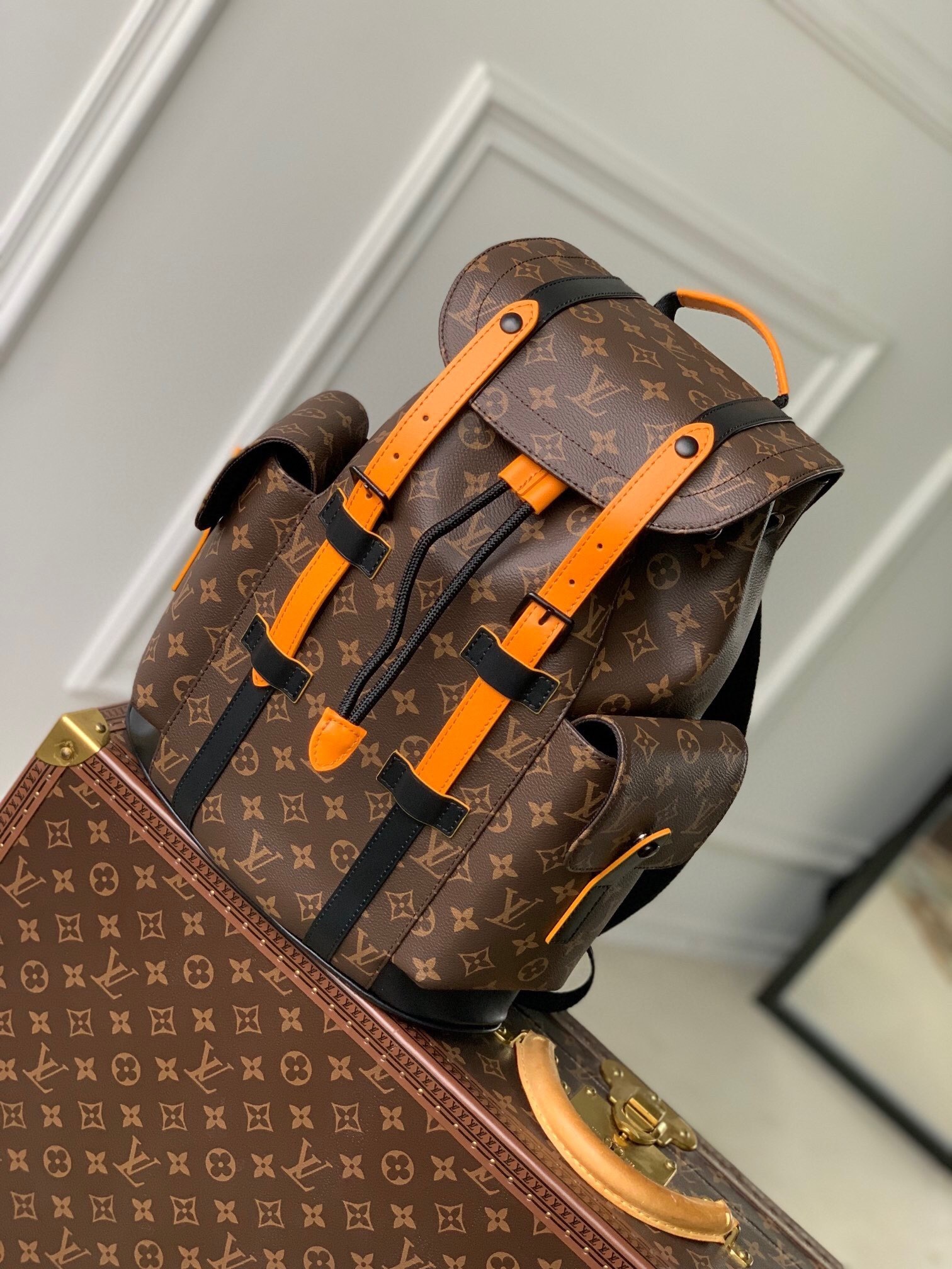 LV M46699 – Louis Vuitton Designer Bag Review & Style Guide
