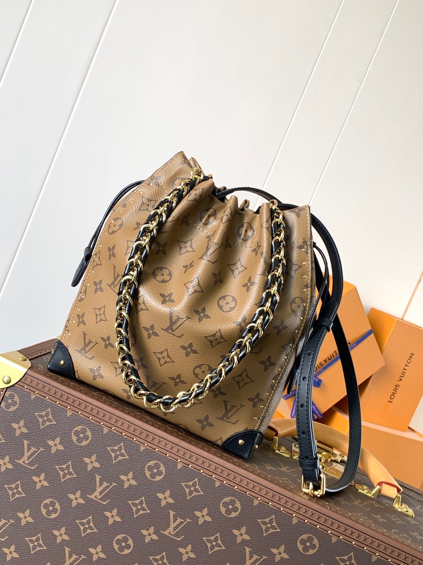 LV N13324 – Louis Vuitton Designer Bag Review & Style Guide
