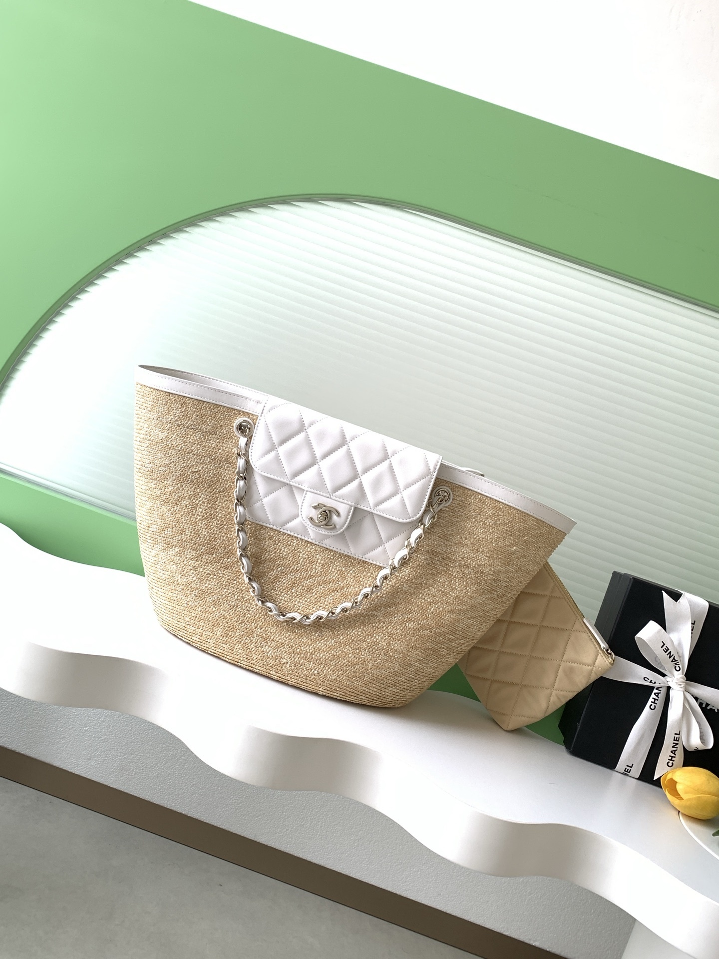 The Chanel AS5952 01: A Closer Look at Chanel’s Iconic Design