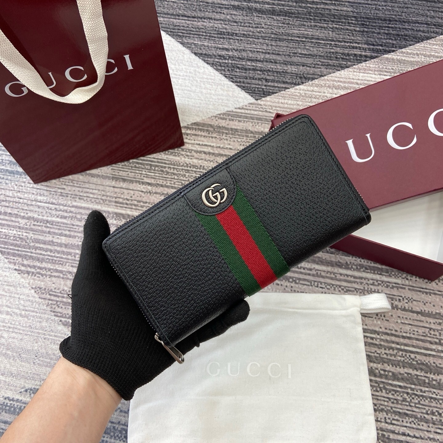 The Gucci 838694: A Closer Look at Gucci’s Iconic Design