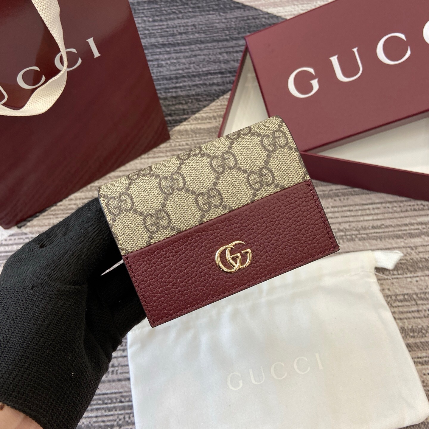 The Gucci 841358 01: A Closer Look at Gucci’s Iconic Design