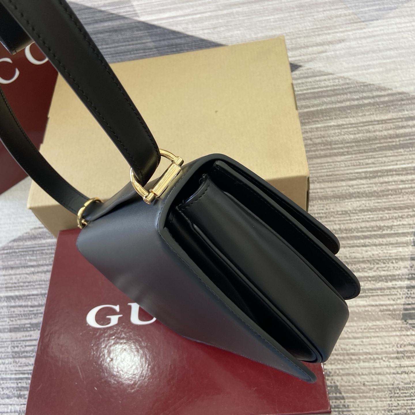 The Gucci 846705_5: A Closer Look at Gucci’s Iconic Design