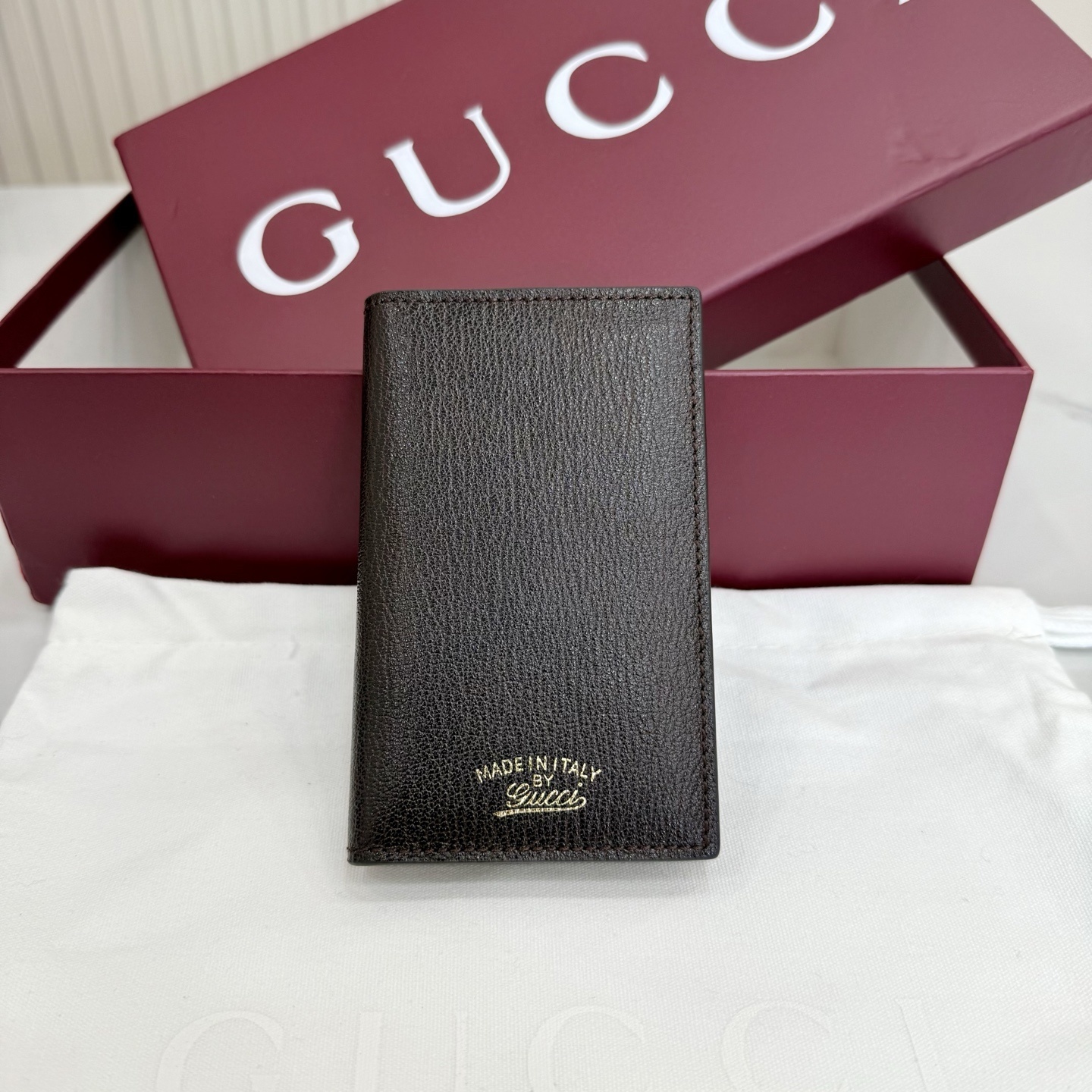 The Gucci 867327 02: A Closer Look at Gucci’s Iconic Design