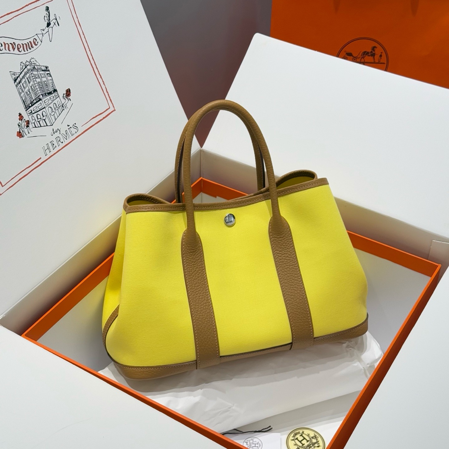 The Hermes Garden Party 30cm Bag Canvas Negonda Leather 08: A Closer Look at Hermès’s Iconic Design