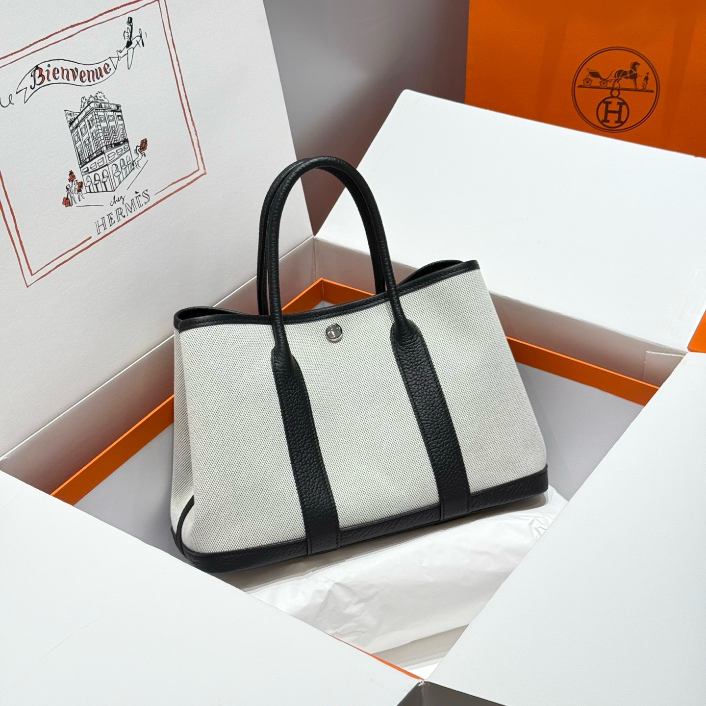 The Hermes Garden Party 30cm Bag Canvas Negonda Leather 03: A Closer Look at Hermès’s Iconic Design