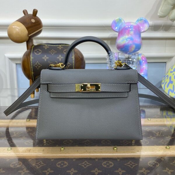 The Hermes Mini Kelly II Bag 19cm Original Calfskin Leather 10: A Closer Look at Hermès Kelly’s Iconic Design