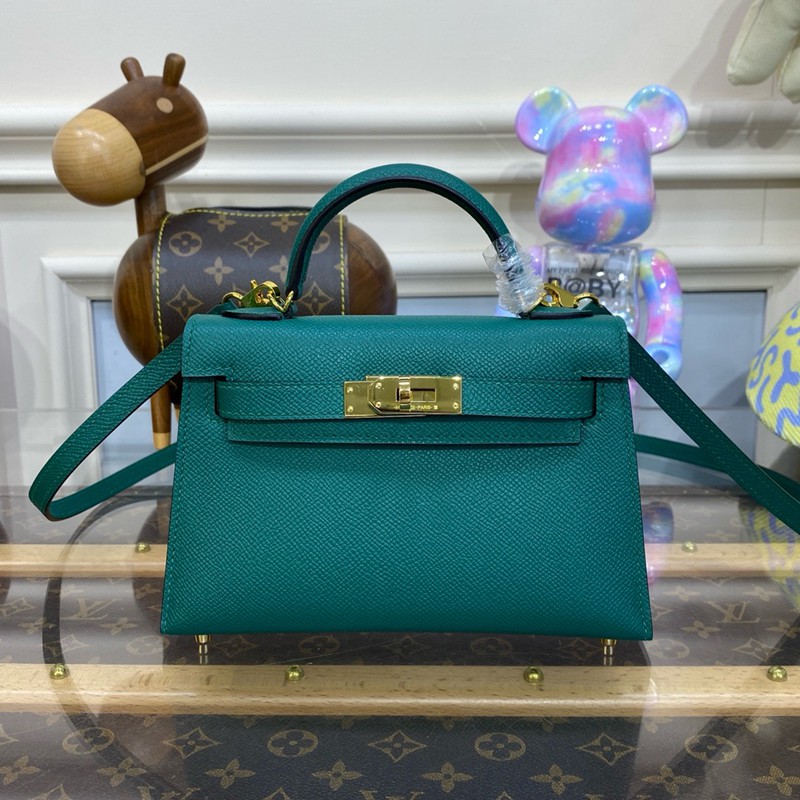 The Hermes Mini Kelly II Bag 19cm Original Calfskin Leather 15: A Closer Look at Hermès Kelly’s Iconic Design