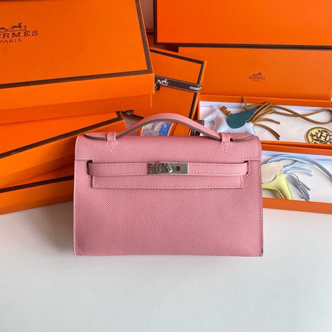 The Hermes Mini Kelly Pochette Bag 22cm Epsom Leather 03: A Closer Look at Hermès’s Iconic Design