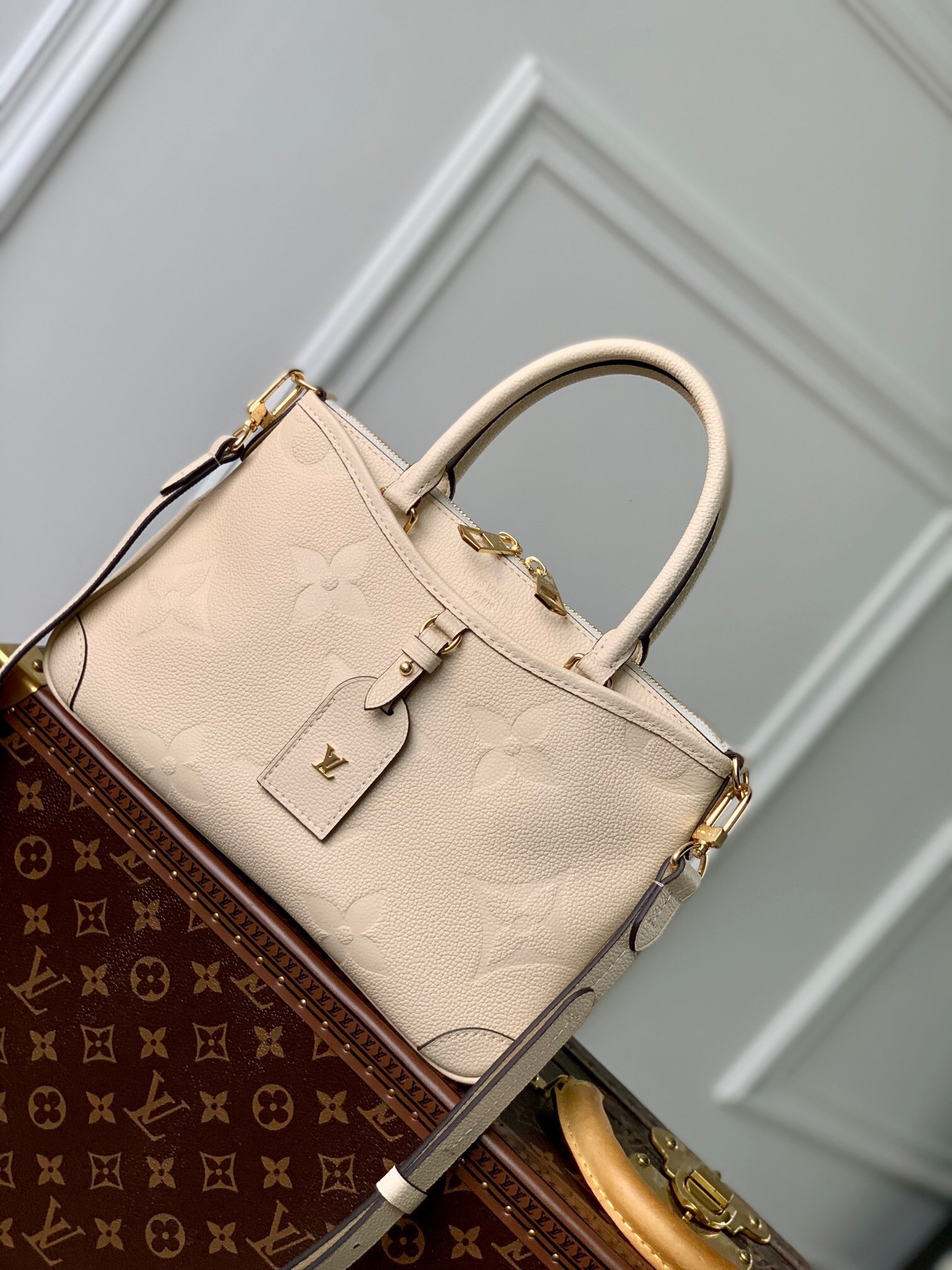 The LV M46503: A Closer Look at Louis Vuitton’s Iconic Design