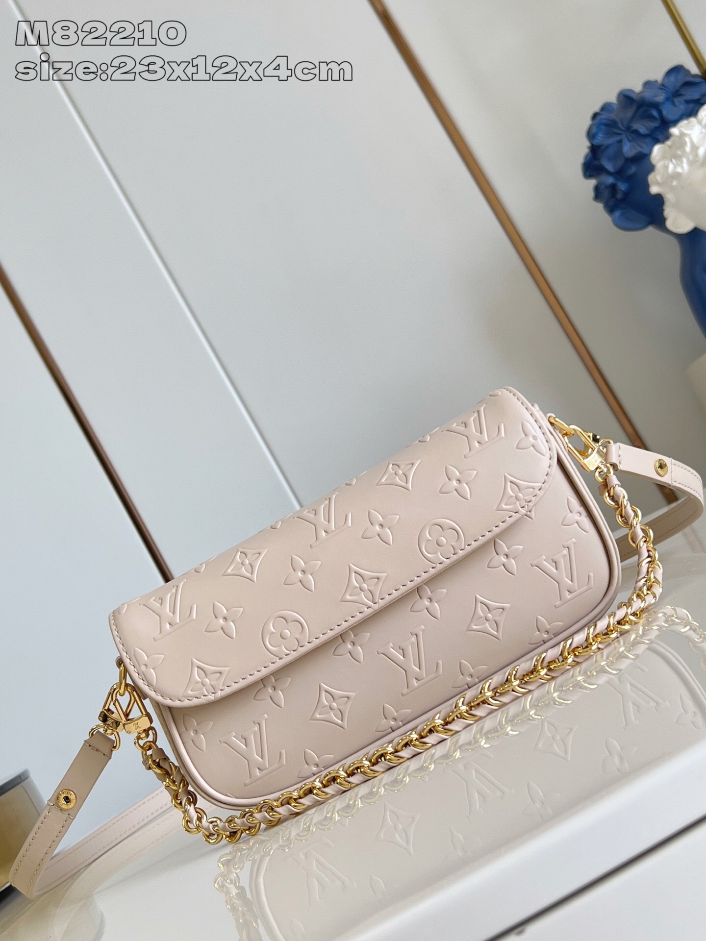 The LV M82210: A Closer Look at Louis Vuitton’s Iconic Design