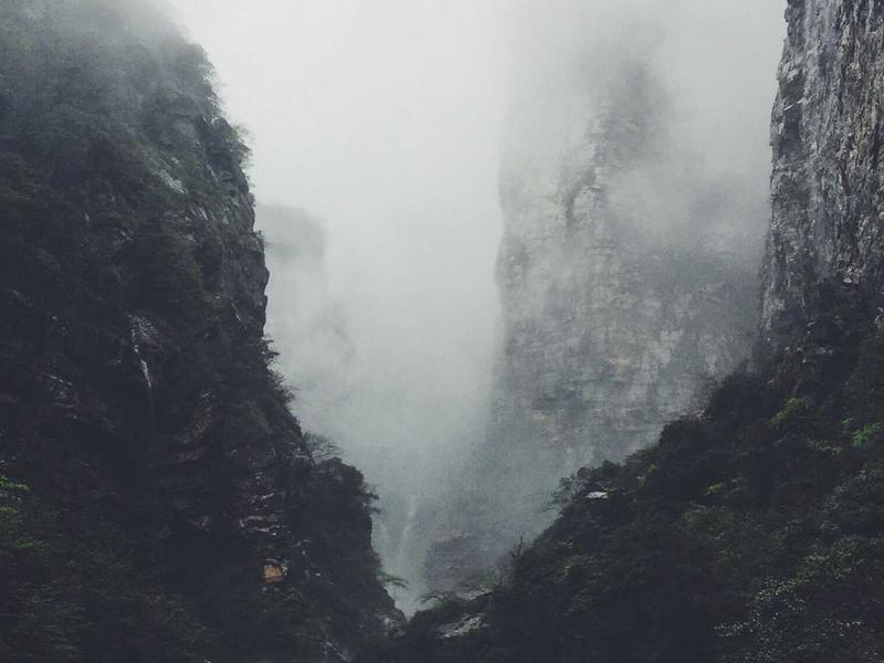 Evening Clutch Guide: From Runway to Street Style